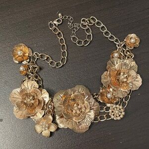 Floral Gold Necklace with Pearls